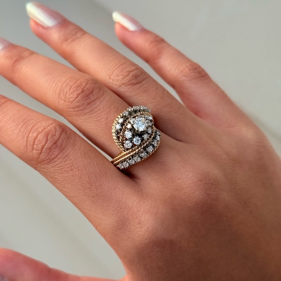 Vintage Stunning 1980’s Diamond 14k Bypass Ring ( unnoticeable flaw, see notes!! - Picture 1 of 14